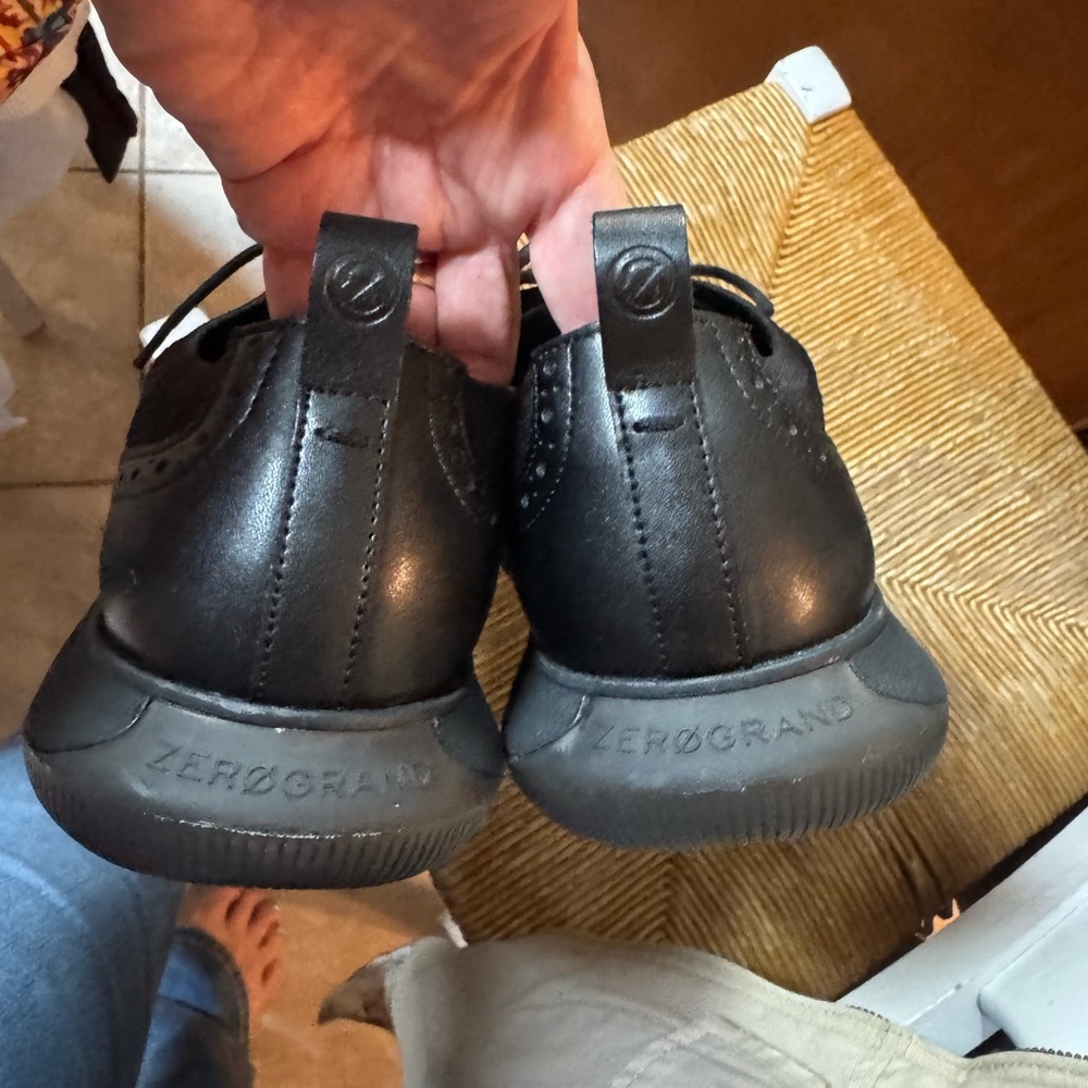 Cole Haan Men's Black shoes lightweight - Picture 8 of 10